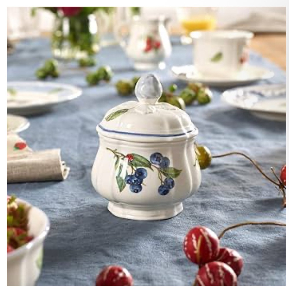 Villeroy & Boch Cottage Sugar Bowl with Lid

Brand New in Box